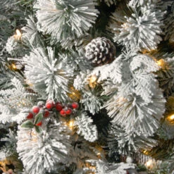 Christmas Central 7.5’ Pre-Lit Snowy Bedford Pine Artificial Christmas Tree, White Lights -Christmas Decoration Store dnat sbe1 309 75 3 16078.1631812674