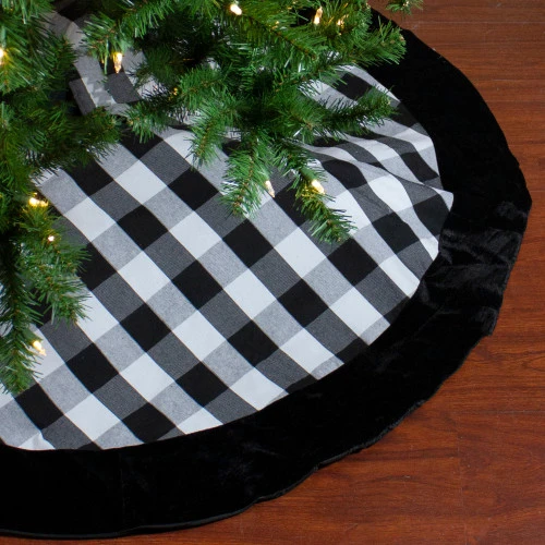 48" Black And White Plaid Round Christmas Tree Skirt 2 48" Black And White Plaid Round Christmas Tree Skirt - Image 2